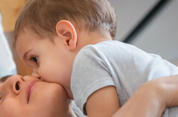 پدر در دوران شیردهی مادر چه وظایفی دارد؟